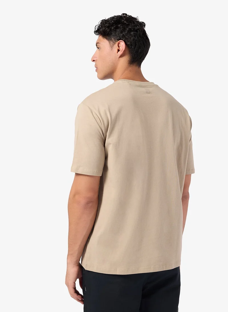 جس تيشيرت أزها بياقة دائرية